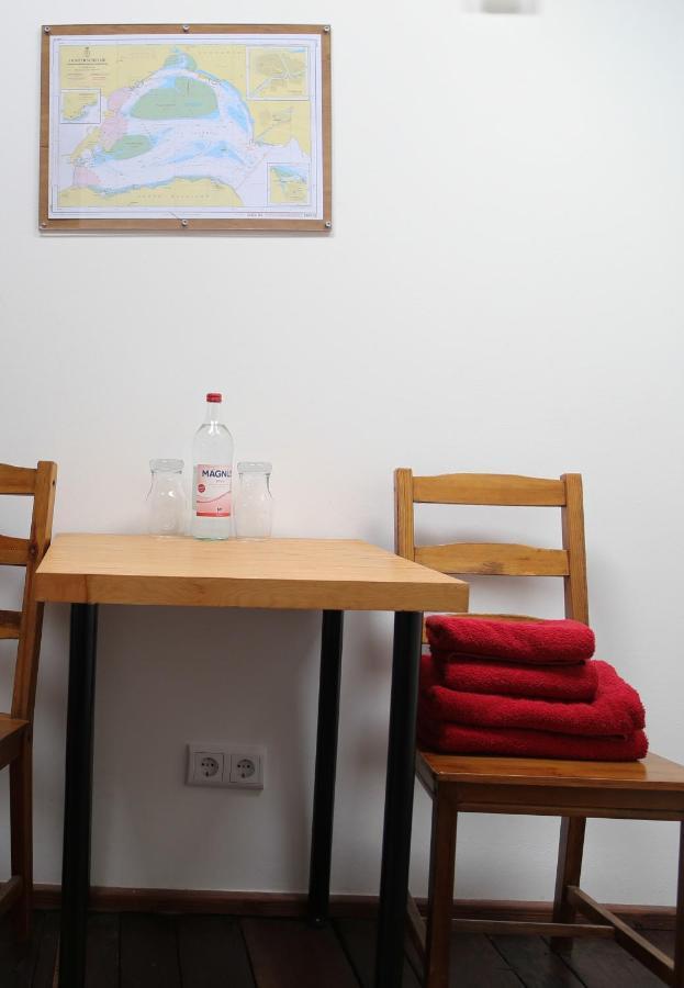 Schiffshotel "Schlafen Im Hafen" ハンブルク エクステリア 写真