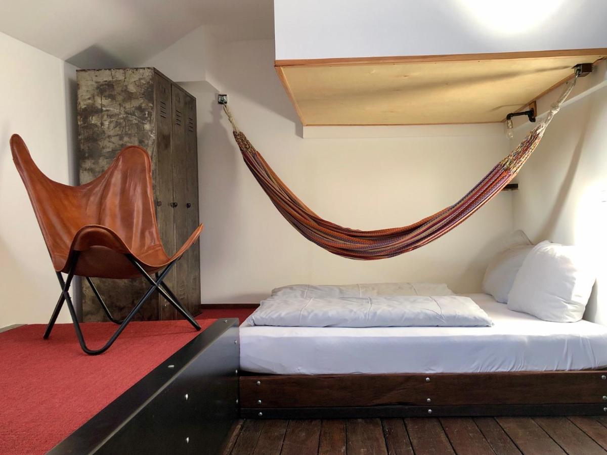 Schiffshotel "Schlafen Im Hafen" ハンブルク エクステリア 写真