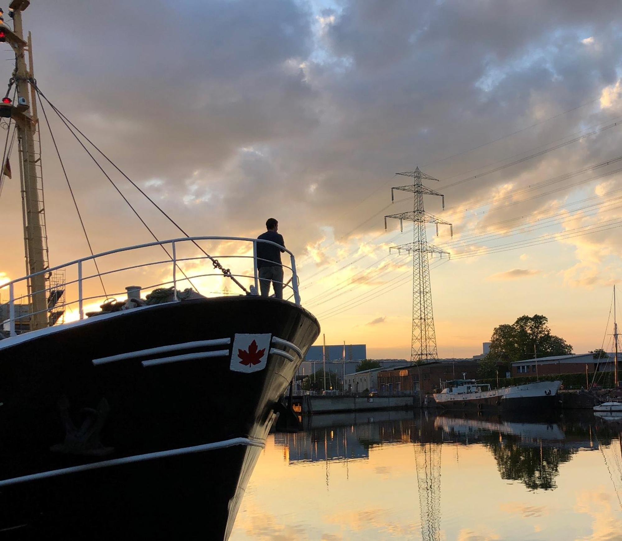 Schiffshotel "Schlafen Im Hafen" ハンブルク エクステリア 写真