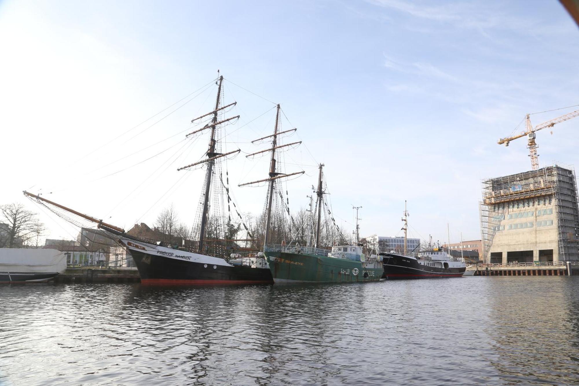 Schiffshotel "Schlafen Im Hafen" ハンブルク エクステリア 写真