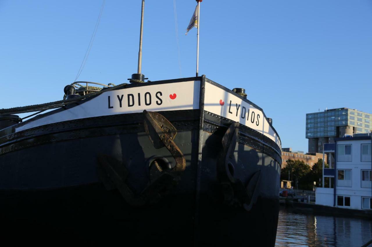 Schiffshotel "Schlafen Im Hafen" ハンブルク エクステリア 写真